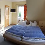 ゲストハウス Gaestehaus Tepel 4*