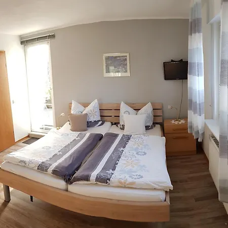 Gaestehaus Tepel بيت ضيافة