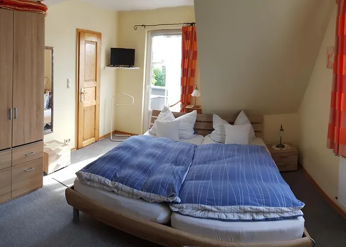 Penzion Gaestehaus Tepel 4*